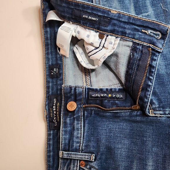 Lucky Brand " Ava Skinny" Distressed 8/29 Ankle Blue Wash Denim Jeans - Picture 10 of 13